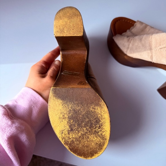 Bella Marie Taupe Suede Quilted Platform Mules - Size 7.5 - Picture 10 of 10